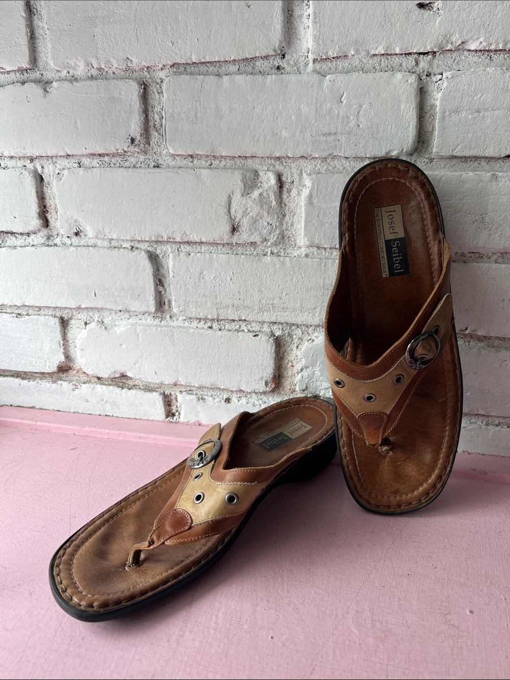 Josef Seibel Tan Brown Leather womens buckle strap Toe-Post Sandals